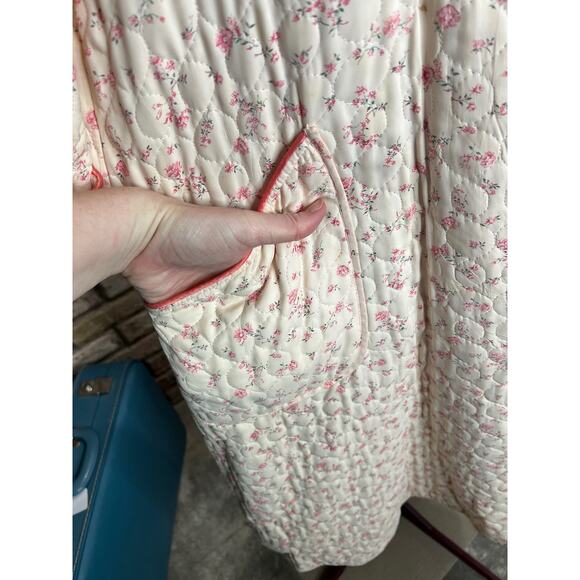 robe quilted floral pink cream light button front - Picture 5 of 16